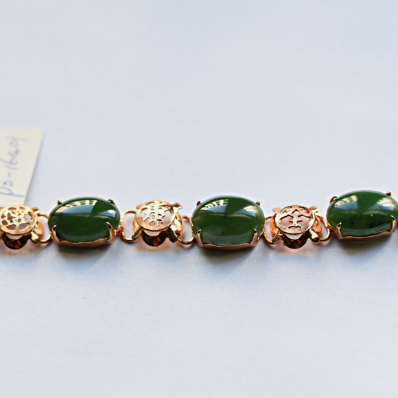 Vintage Jade Bracelet With Chinese Symbols New with Tags - Picture 2 of 3